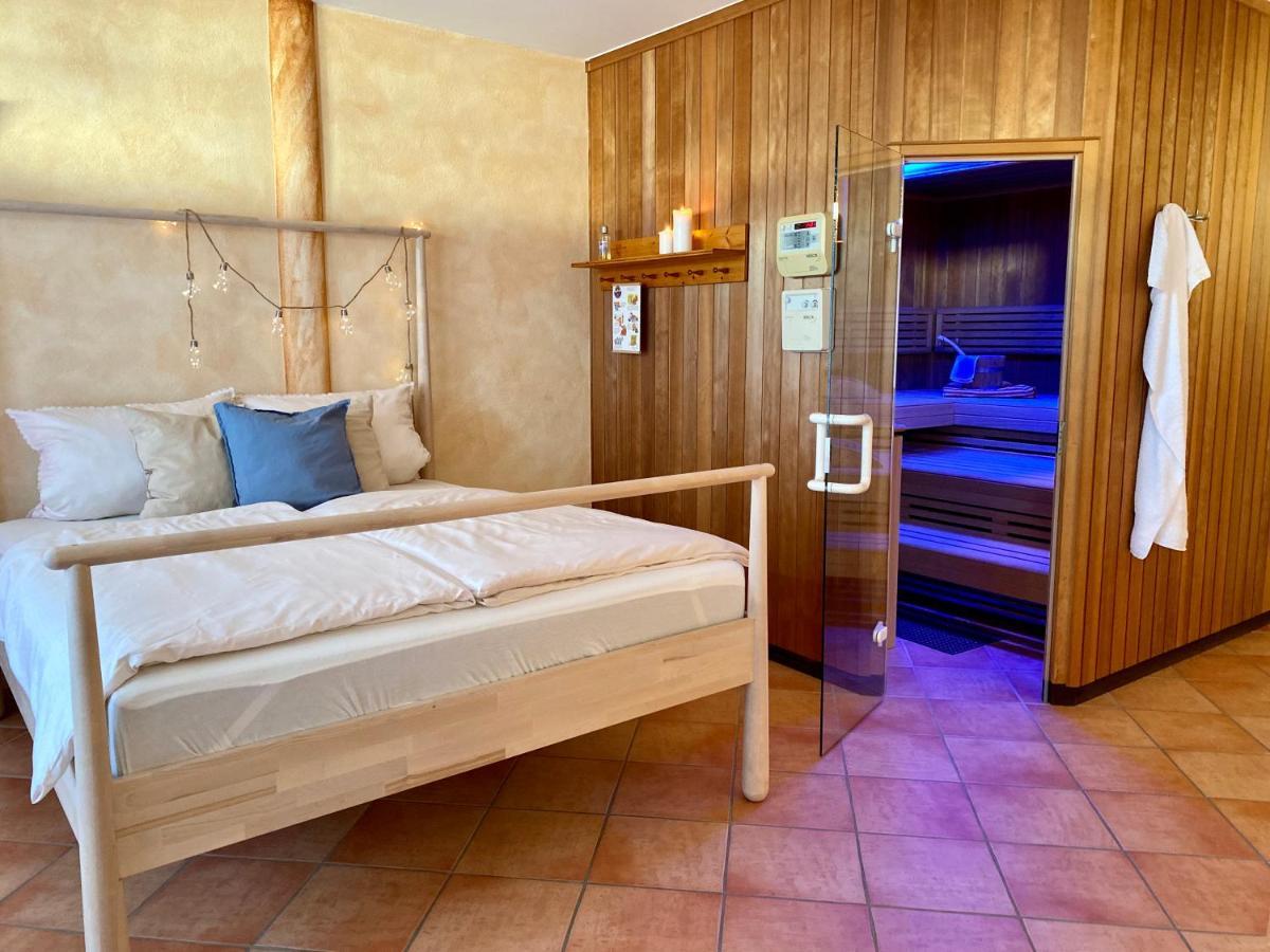 Private Spa Mit Sauna Und Whirlpool Schrozberg المظهر الخارجي الصورة
