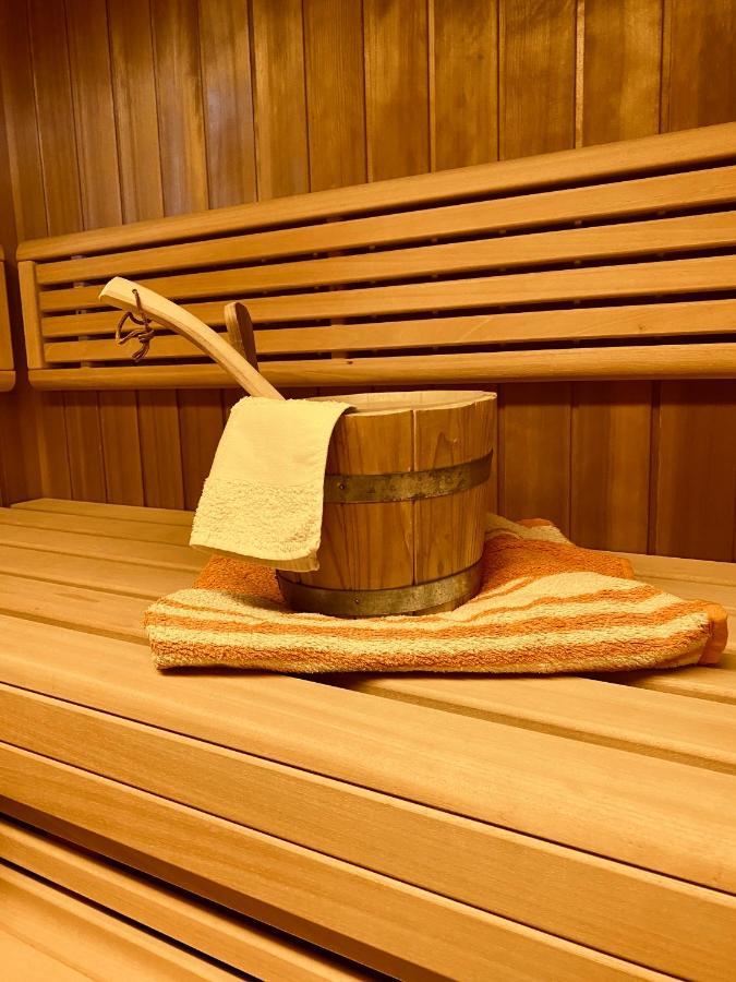 Private Spa Mit Sauna Und Whirlpool Schrozberg المظهر الخارجي الصورة