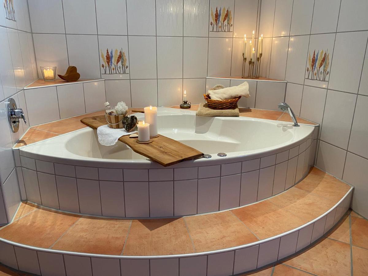Private Spa Mit Sauna Und Whirlpool Schrozberg المظهر الخارجي الصورة